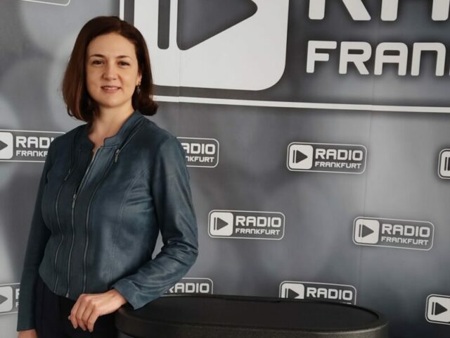 Jelena bei Radio Frankfurt